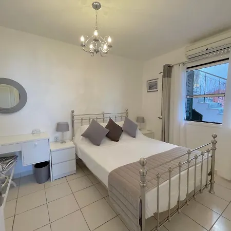 Bluview, Glyfada, Corfu Apartment *